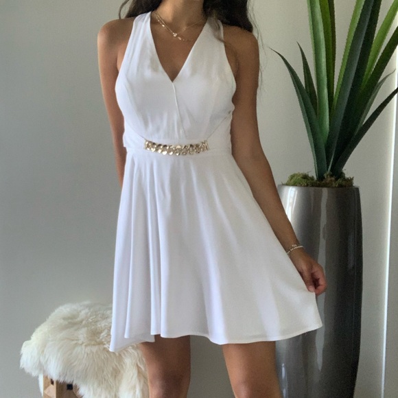 WHITE FLOWY DRESS - Picture 1 of 4